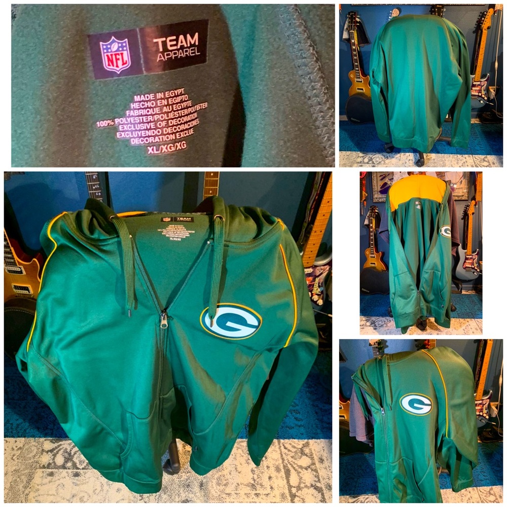 NFL GreenBay Packers Hoodie Green with Yellow interior of hood XL